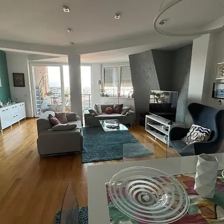 Apartment Above - Rooftop With Private Terrace Skopje