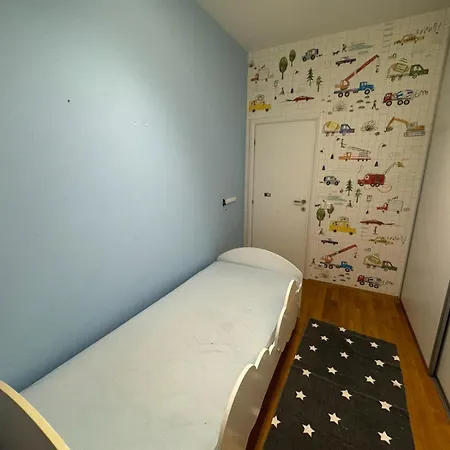 Above - Rooftop With Private Terrace Apartman Skopje