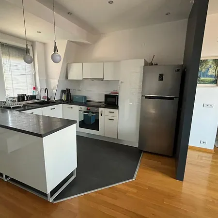 아파트 Above - Rooftop With Private Terrace *